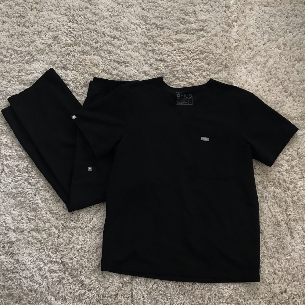Figs Scrub Set- please stop lowballing me with offers. Thank you!